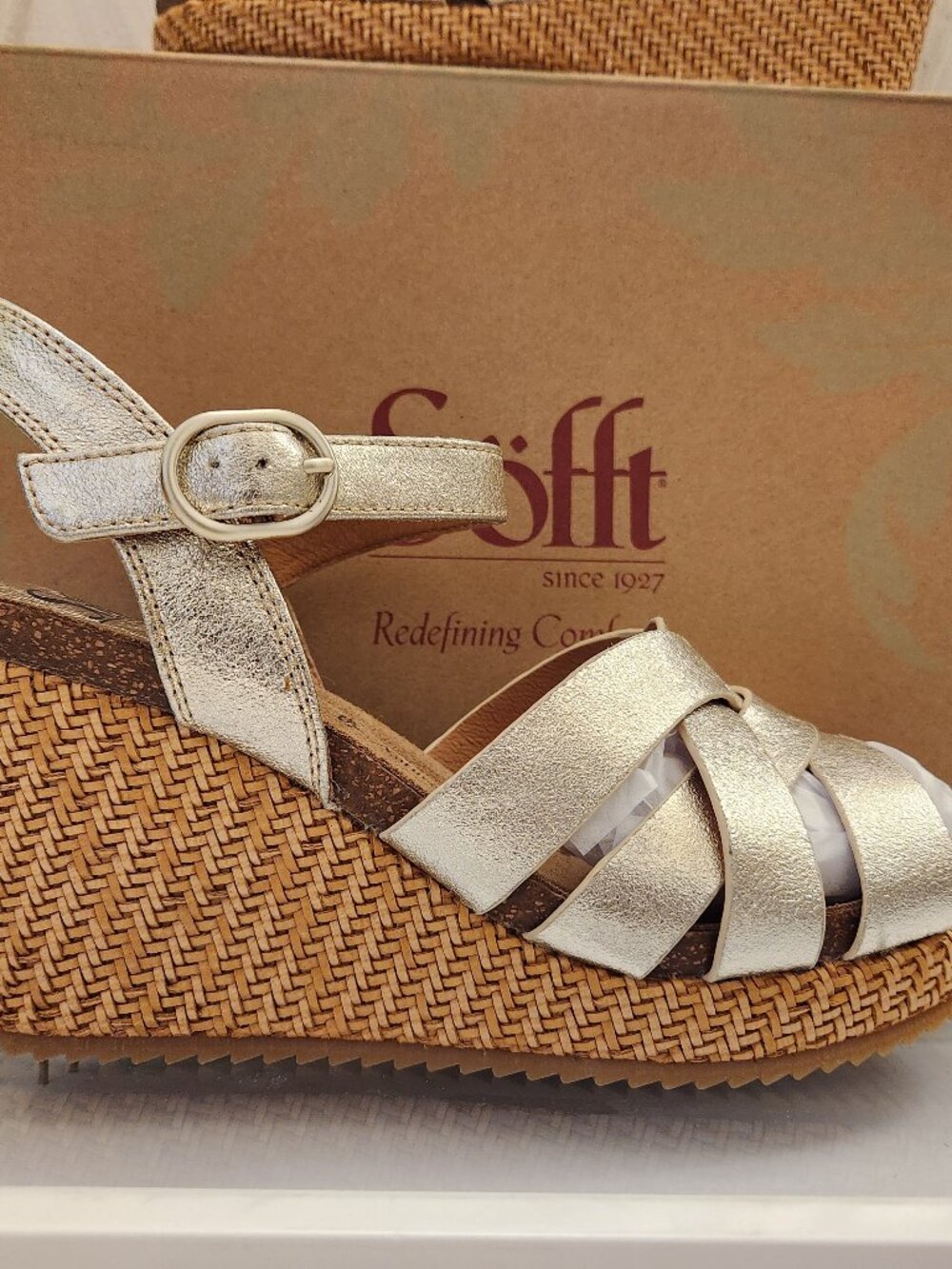 Sofft Carlana Platino Wedge leather Sandals. NIB. Size 10